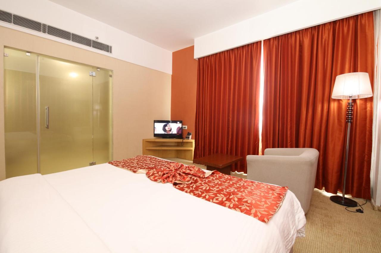 Maha Bodhi Hotel.Resort.Convention Centre Екстериор снимка