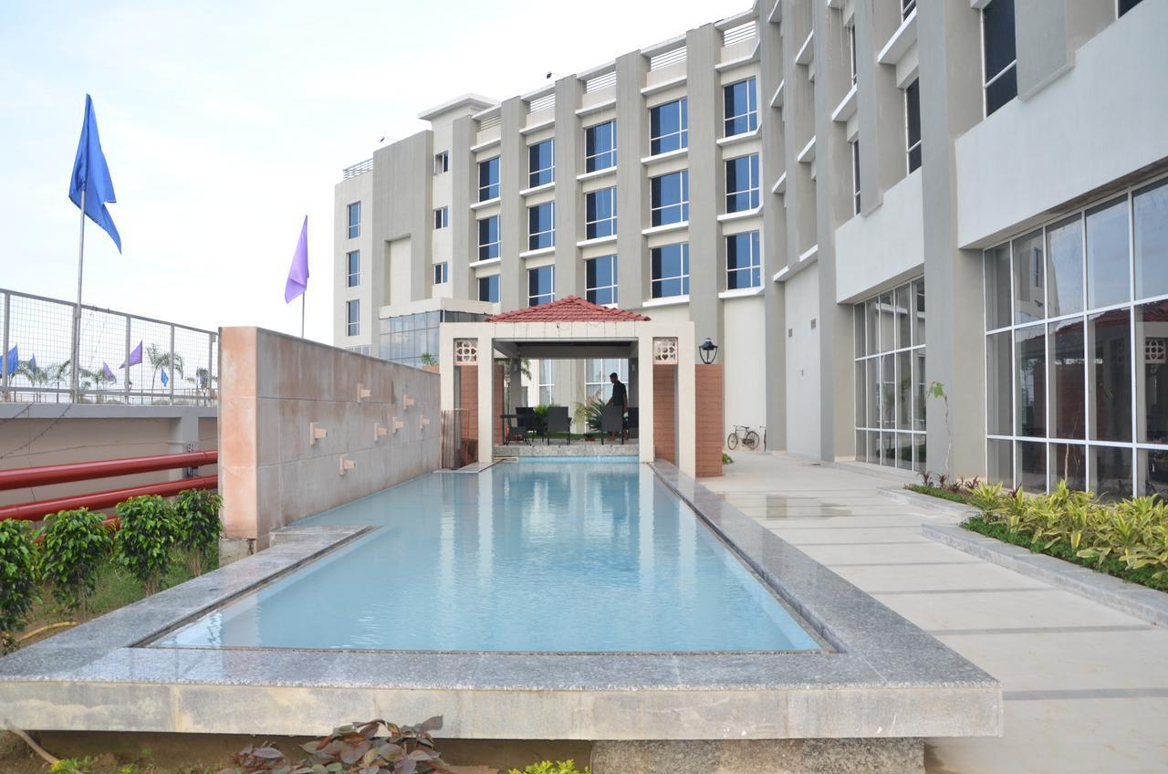 Maha Bodhi Hotel.Resort.Convention Centre Екстериор снимка